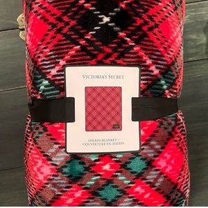 New Victoria’s Secret plaid Throw Blanket